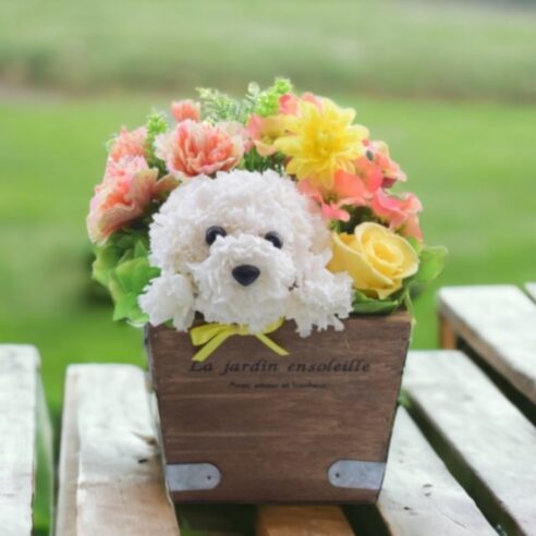 【花畑の犬・イエロー】プリザーブドフラワー 犬 プードル 花 カーネーション プレゼント 誕生日　母の日