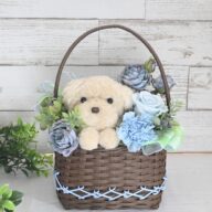 もこペット【白い犬　ブルー】 バスケット プリザーブドフラワー 犬 花 トイプードル お供え 誕生日 置物 かご