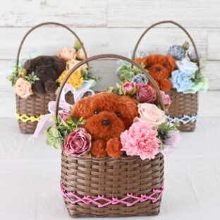 もこペット【茶犬 ピンク】 バスケット プリザーブドフラワー 犬 花 トイプードル お供え 誕生日 置物 かご